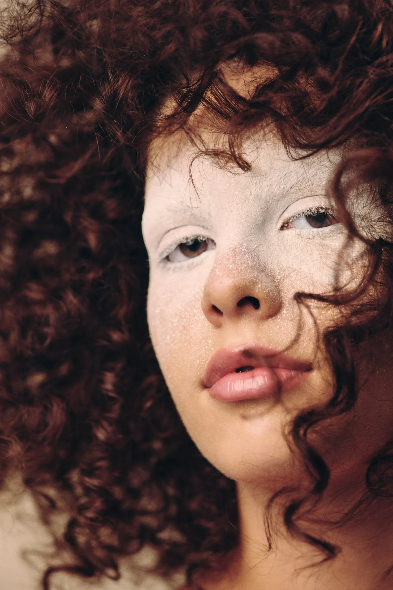 Sesión de belleza TFM — retrato beauty editorial